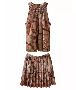 Костюм с брюками