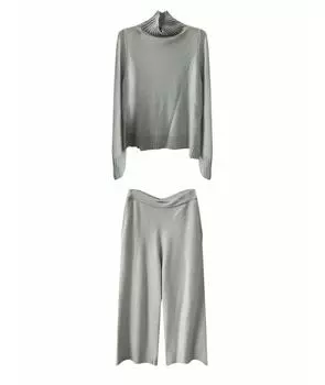 Костюм с брюками