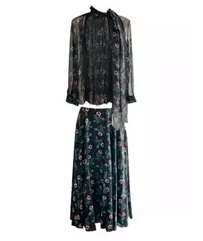 Костюм с юбками