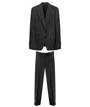 Костюм-тройка