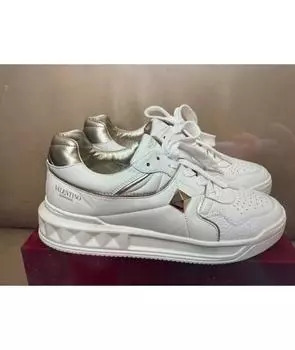 Кроссовки