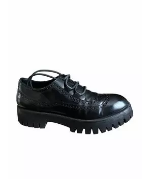 Низкие ботинки