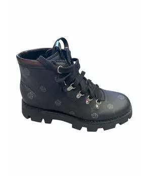 Низкие ботинки