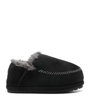 Низкие ботинки