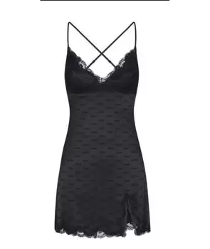 Пижамы и сорочки