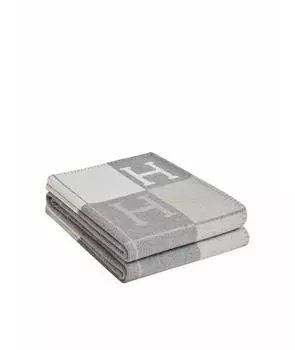 Покрывало и плед