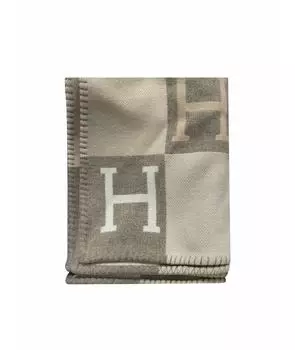 Покрывало и плед