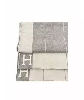 Покрывало и плед