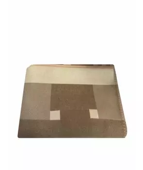 Покрывало и плед