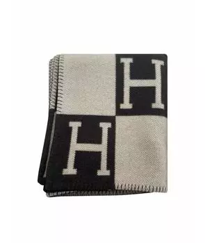 Покрывало и плед