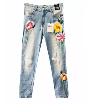 Прямые джинсы