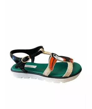 Сандалии и шлепанцы