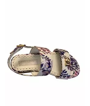 Сандалии и шлепанцы