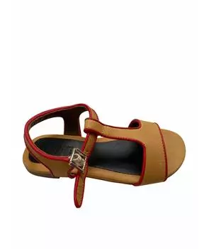 Сандалии и шлепанцы