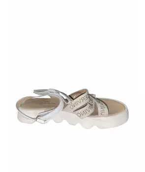 Сандалии и шлепанцы