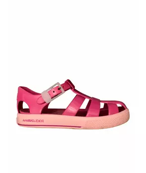 Сандалии и шлепанцы