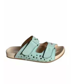 Сандалии и шлепанцы