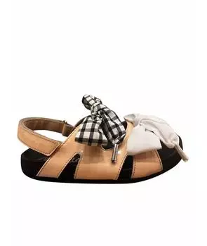 Сандалии и шлепанцы