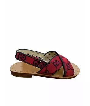 Сандалии и шлепанцы