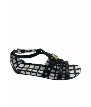 Сандалии и шлепанцы