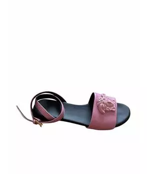 Сандалии и шлепанцы