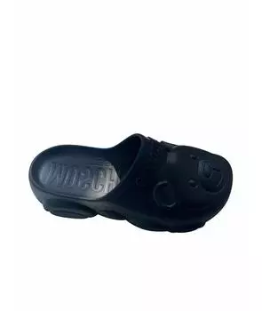 Сандалии и шлепанцы