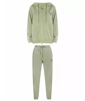 Спортивные костюмы