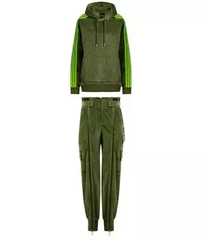 Спортивные костюмы