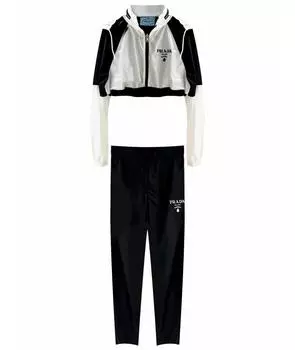 Спортивные костюмы