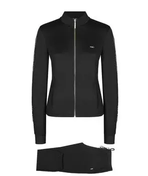 Спортивные костюмы