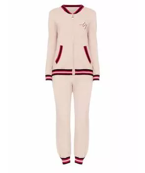 Спортивные костюмы