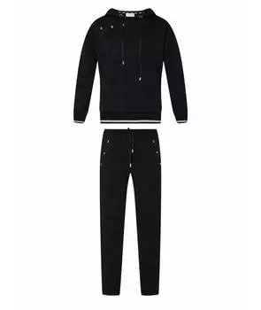 Спортивные костюмы