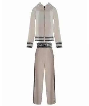 Спортивные костюмы