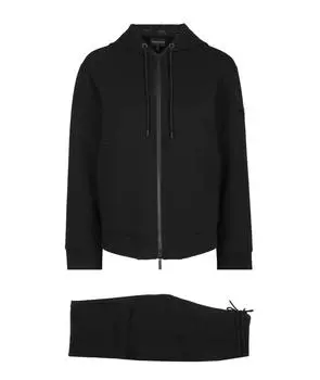 Спортивные костюмы