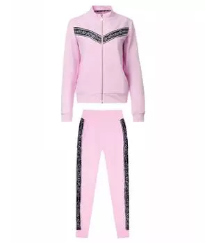 Спортивные костюмы