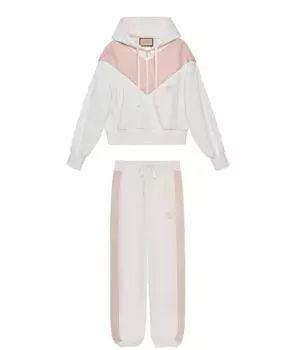 Спортивные костюмы