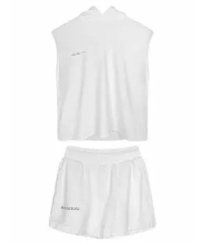 Спортивные костюмы