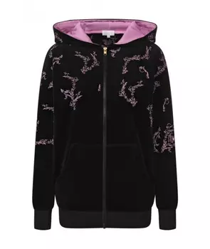 Спортивные костюмы