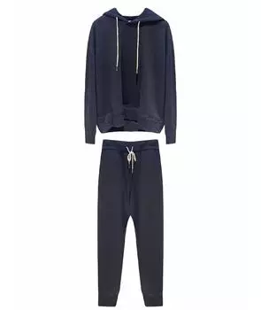 Спортивные костюмы