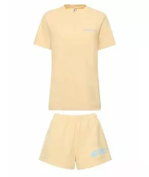 Спортивные костюмы