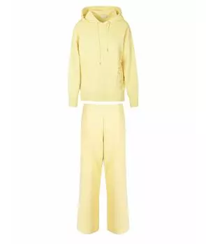 Спортивные костюмы