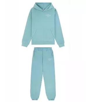 Спортивные костюмы