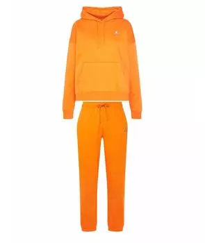 Спортивные костюмы