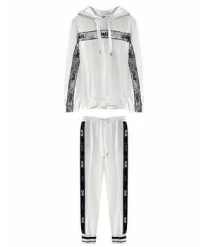 Спортивные костюмы