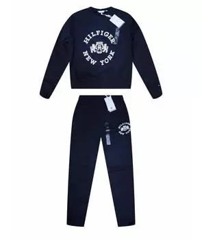 Спортивные костюмы