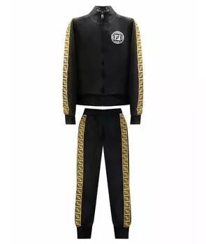 Спортивные костюмы