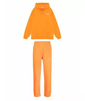 Спортивные костюмы