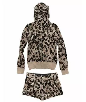 Спортивные костюмы