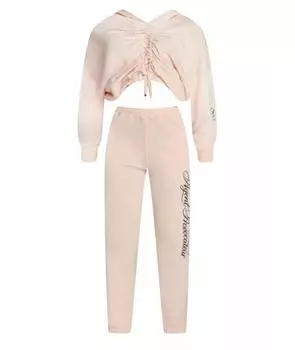 Спортивные костюмы