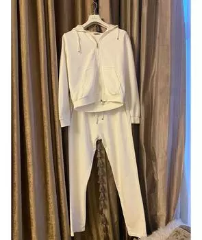 Спортивные костюмы